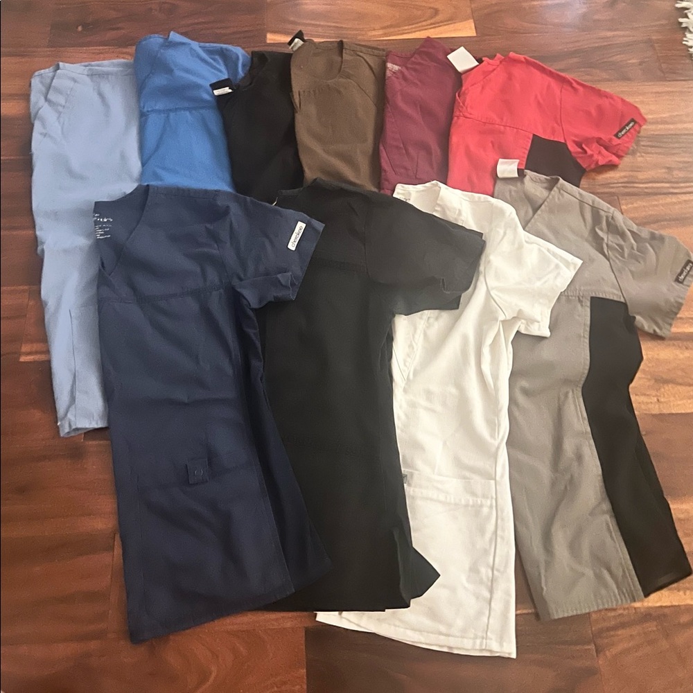10 pairs of womens XS scrub tops